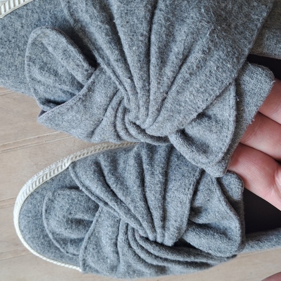 Sugar Gonzo Knot Bow Gray Felt Memory Foam Comfort Textured Slip On Sneakers - Picture 8 of 10